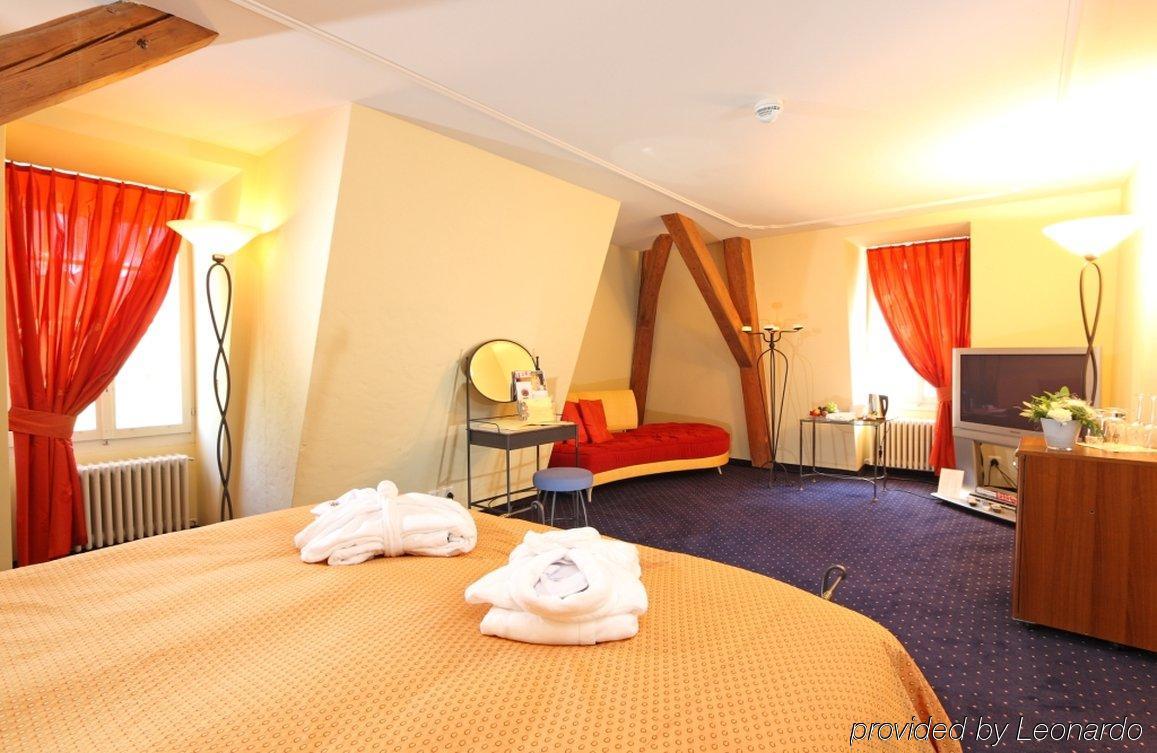 Hotel Schloss Huenigen Konolfingen Δωμάτιο φωτογραφία
