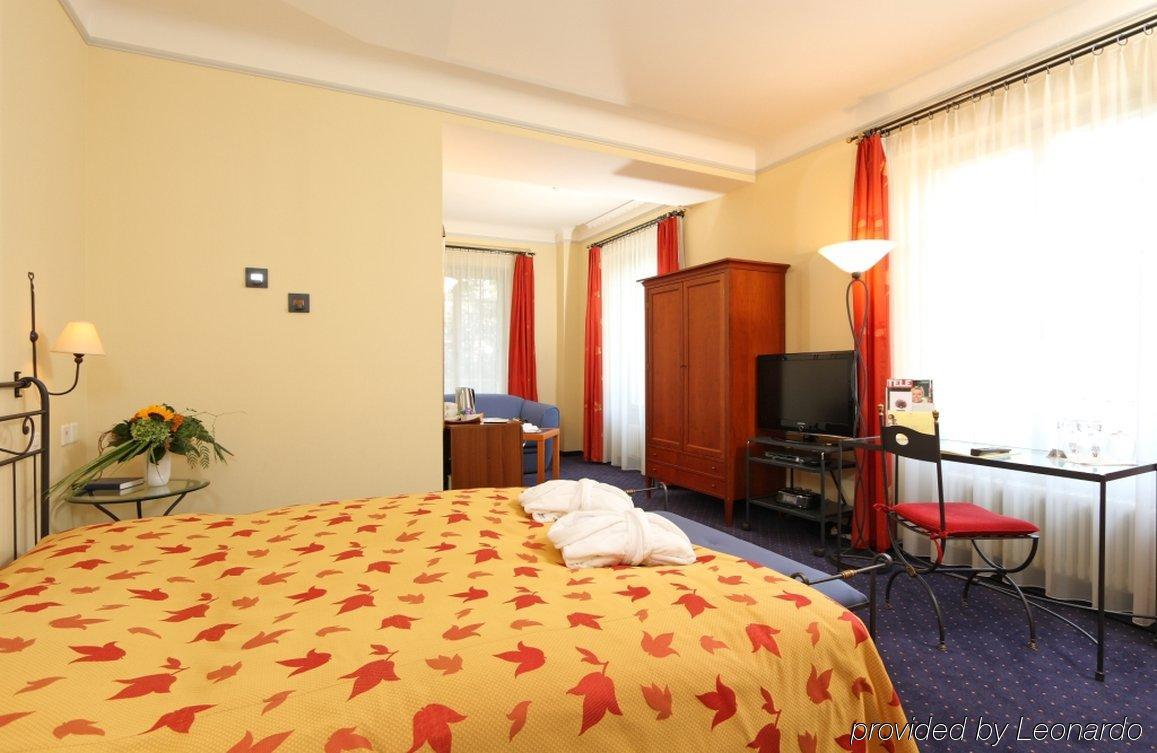 Hotel Schloss Huenigen Konolfingen Δωμάτιο φωτογραφία