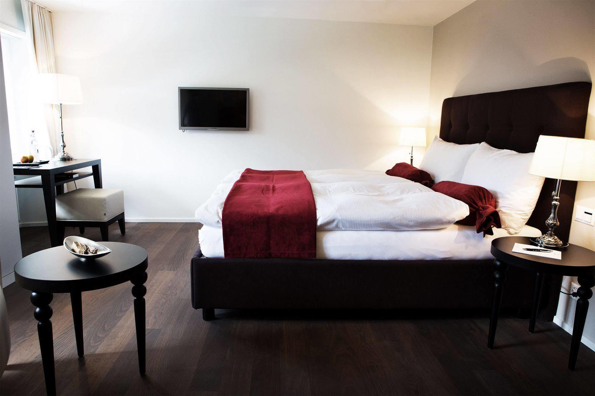 Hotel Schloss Huenigen Konolfingen Εξωτερικό φωτογραφία